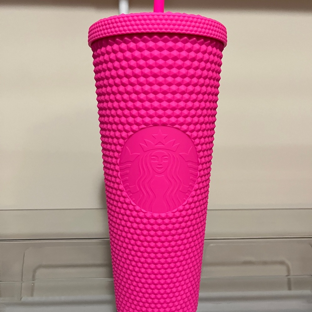 BNWT Mexico/Caribbean 2022 release “Wanda”. All cups have skus on them.